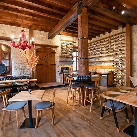Vino Hotel